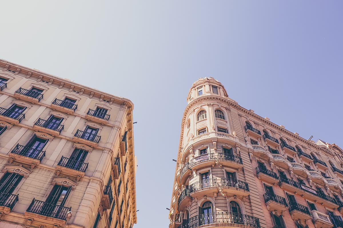 3-3 Agence immobilière à Barcelone