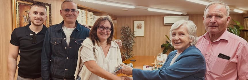 signature_chez_le_notaire Personnes chez le notaire
