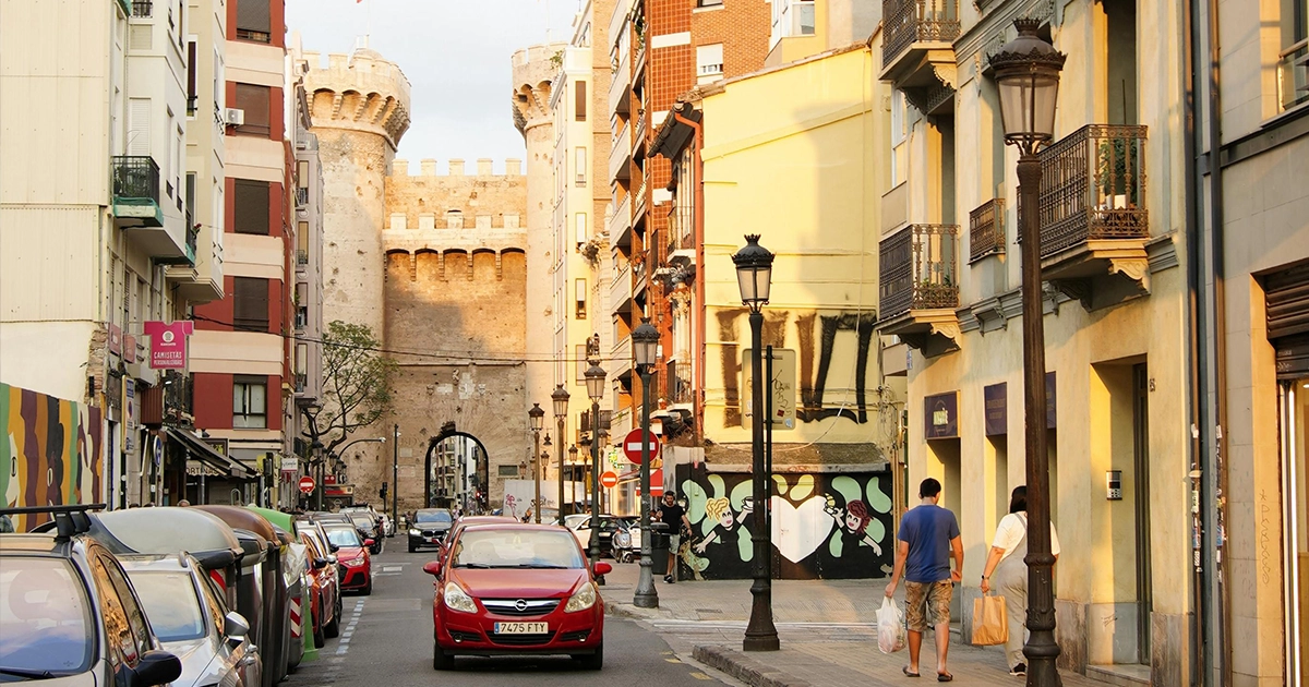 vue_sur_une_rue_de_valencia Vue sur une rue de Valencia