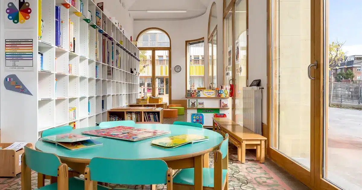 école salle de classe espagne Salle de classe d'une école