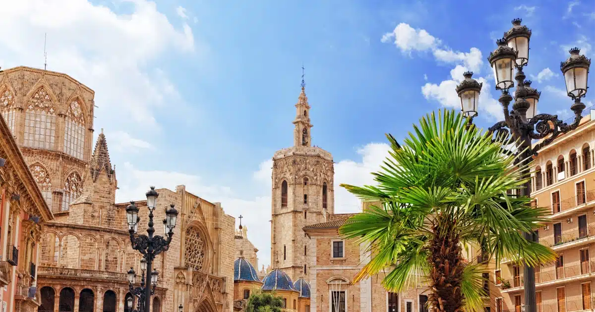 Centre historique de Valence avec la cathédrale – Vivre à Valence