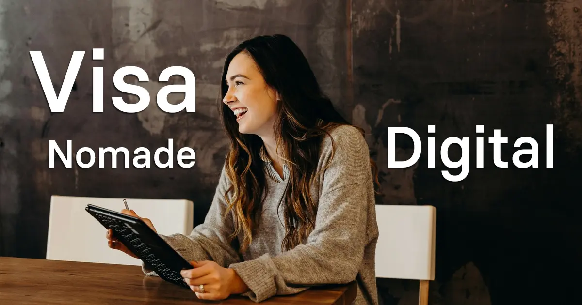 MetaImg + Txt – Visa nomade digital Femme souriante travaillant en ligne avec une tablette – Visa nomade digital Espagne