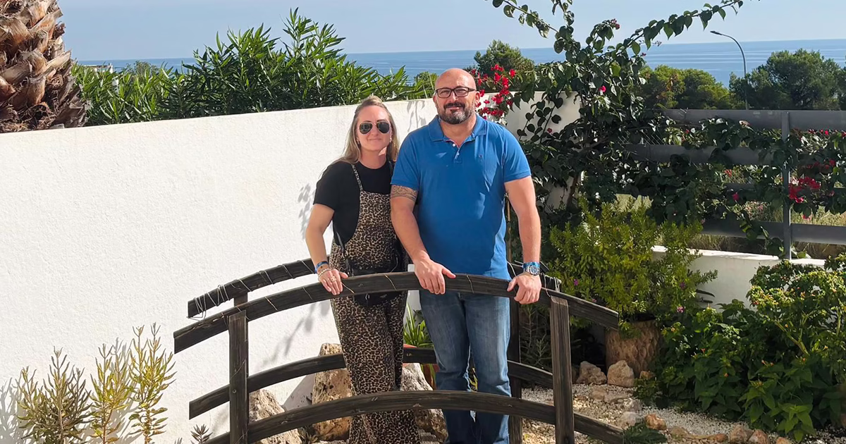 Couple dans leur jardin à Peníscola